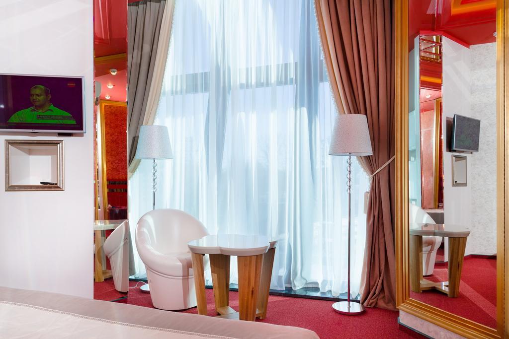 Road Star Hotel Dnipro Exterior photo