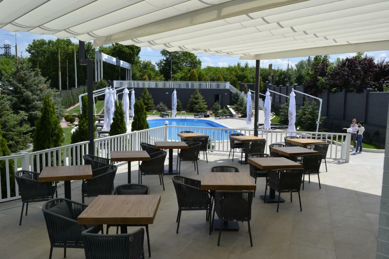 Road Star Hotel Dnipro Exterior photo
